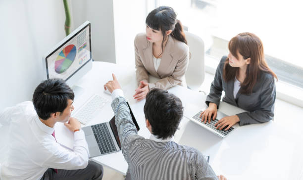 正しい外注先と採用ブログ更新を継続する様子